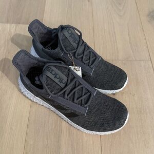 Adidas Kaptor 2.0 running shoes - size 11